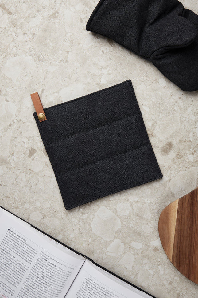 VINGA Asado potholder - Custom Wood Designs